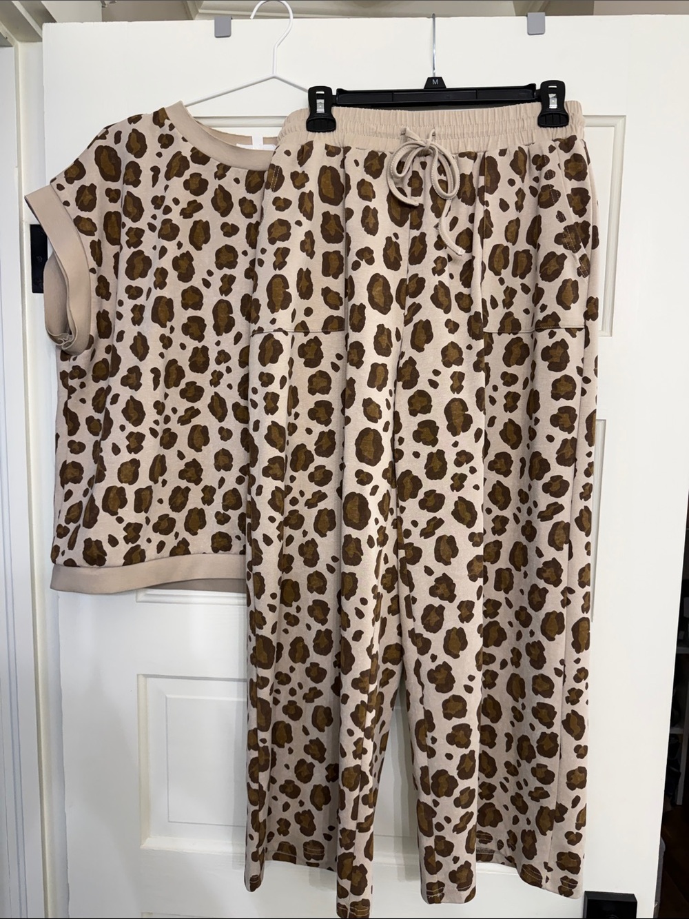 Women’s Leopard-Print cropped pant Set - Beige/Brown